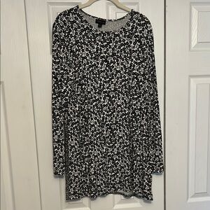 J. Jill Wearever Collection Black and White Patterned Long Sleeve Top